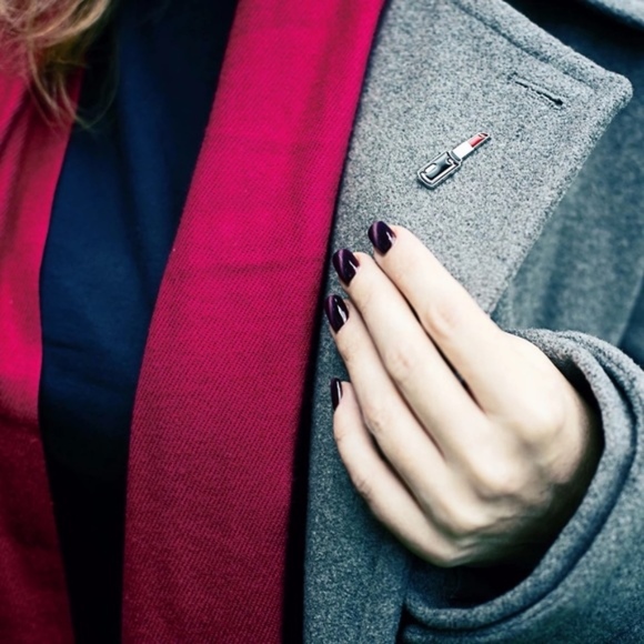 "f*k it, gimme my lipstick" - Picture 4 of 5